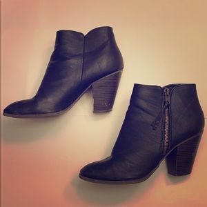 Heeled booties